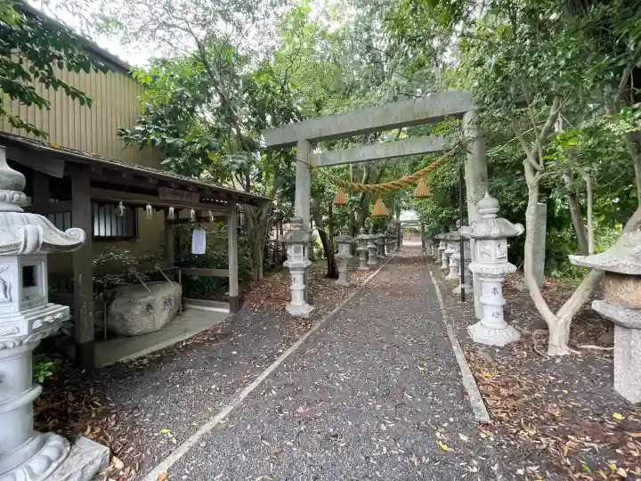 加和良神社の{uncategorized: "未分類", other: "その他", undefined: "問題あり", building: "その他建物", grave: "お墓", sacred_gate: "鳥居", guardian: "狛犬", statue: "像", buddha: "仏像", history: "歴史", nature: "自然", garden: "庭園", animal: "動物", pagoda: "塔", temizu: "手水舎", mountain_gate: "山門・神門", sanctuary: "本殿・本堂", subordinate: "末社・摂社", art: "芸術", scenery: "景色", jizo: "地蔵", ema: "絵馬", goshuin: "御朱印", omikuji: "おみくじ", items: "授与品その他", amulet: "お守り", goshuincho: "御朱印帳", eats: "食事", festival: "お祭り", votive_dance: "神楽", shichigosan: "七五三参", wedding: "結婚式", experience: "体験その他", initially: "初詣", around: "周辺", anti_infection: "感染症対策"}