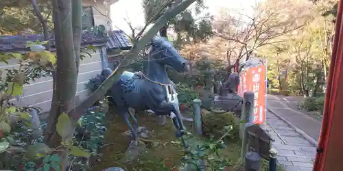 粟田神社の像