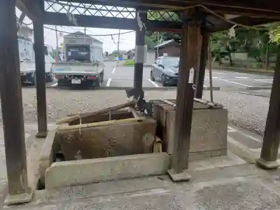 新神社の手水舎