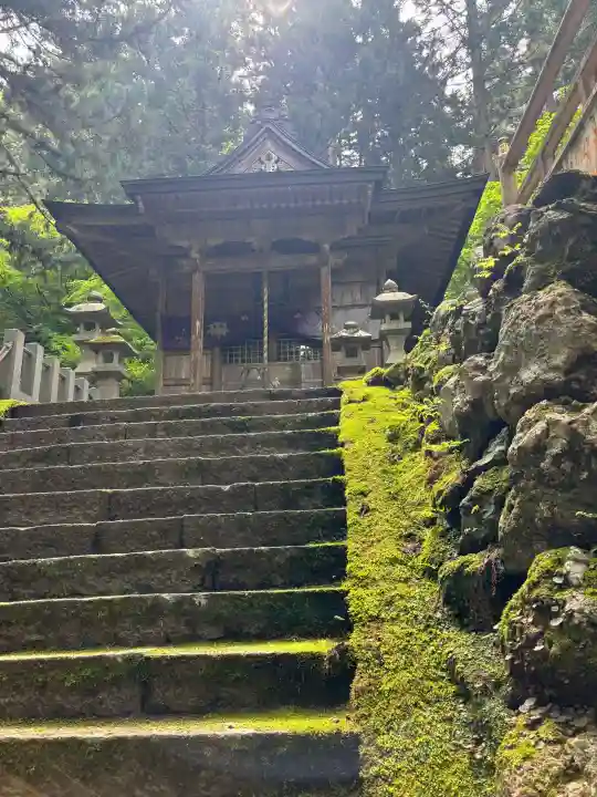 八海山尊神社の{uncategorized: "未分類", other: "その他", undefined: "問題あり", building: "その他建物", grave: "お墓", sacred_gate: "鳥居", guardian: "狛犬", statue: "像", buddha: "仏像", history: "歴史", nature: "自然", garden: "庭園", animal: "動物", pagoda: "塔", temizu: "手水舎", mountain_gate: "山門・神門", sanctuary: "本殿・本堂", subordinate: "末社・摂社", art: "芸術", scenery: "景色", jizo: "地蔵", ema: "絵馬", goshuin: "御朱印", omikuji: "おみくじ", items: "授与品その他", amulet: "お守り", goshuincho: "御朱印帳", eats: "食事", festival: "お祭り", votive_dance: "神楽", shichigosan: "七五三参", wedding: "結婚式", experience: "体験その他", initially: "初詣", around: "周辺", anti_infection: "感染症対策"}