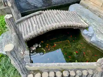 下落合弁財天の{uncategorized: "未分類", other: "その他", undefined: "問題あり", building: "その他建物", grave: "お墓", sacred_gate: "鳥居", guardian: "狛犬", statue: "像", buddha: "仏像", history: "歴史", nature: "自然", garden: "庭園", animal: "動物", pagoda: "塔", temizu: "手水舎", mountain_gate: "山門・神門", sanctuary: "本殿・本堂", subordinate: "末社・摂社", art: "芸術", scenery: "景色", jizo: "地蔵", ema: "絵馬", goshuin: "御朱印", omikuji: "おみくじ", items: "授与品その他", amulet: "お守り", goshuincho: "御朱印帳", eats: "食事", festival: "お祭り", votive_dance: "神楽", shichigosan: "七五三参", wedding: "結婚式", experience: "体験その他", initially: "初詣", around: "周辺", anti_infection: "感染症対策"}