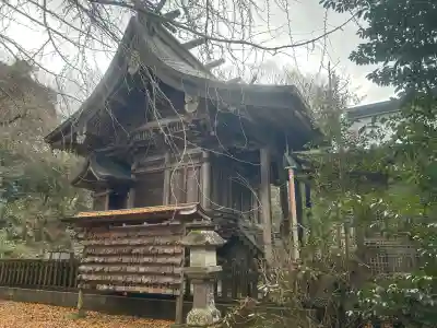 三ケ所神社の{uncategorized: "未分類", other: "その他", undefined: "問題あり", building: "その他建物", grave: "お墓", sacred_gate: "鳥居", guardian: "狛犬", statue: "像", buddha: "仏像", history: "歴史", nature: "自然", garden: "庭園", animal: "動物", pagoda: "塔", temizu: "手水舎", mountain_gate: "山門・神門", sanctuary: "本殿・本堂", subordinate: "末社・摂社", art: "芸術", scenery: "景色", jizo: "地蔵", ema: "絵馬", goshuin: "御朱印", omikuji: "おみくじ", items: "授与品その他", amulet: "お守り", goshuincho: "御朱印帳", eats: "食事", festival: "お祭り", votive_dance: "神楽", shichigosan: "七五三参", wedding: "結婚式", experience: "体験その他", initially: "初詣", around: "周辺", anti_infection: "感染症対策"}