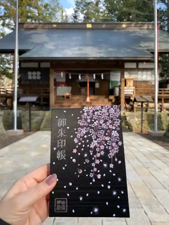山家神社の{uncategorized: "未分類", other: "その他", undefined: "問題あり", building: "その他建物", grave: "お墓", sacred_gate: "鳥居", guardian: "狛犬", statue: "像", buddha: "仏像", history: "歴史", nature: "自然", garden: "庭園", animal: "動物", pagoda: "塔", temizu: "手水舎", mountain_gate: "山門・神門", sanctuary: "本殿・本堂", subordinate: "末社・摂社", art: "芸術", scenery: "景色", jizo: "地蔵", ema: "絵馬", goshuin: "御朱印", omikuji: "おみくじ", items: "授与品その他", amulet: "お守り", goshuincho: "御朱印帳", eats: "食事", festival: "お祭り", votive_dance: "神楽", shichigosan: "七五三参", wedding: "結婚式", experience: "体験その他", initially: "初詣", around: "周辺", anti_infection: "感染症対策"}
