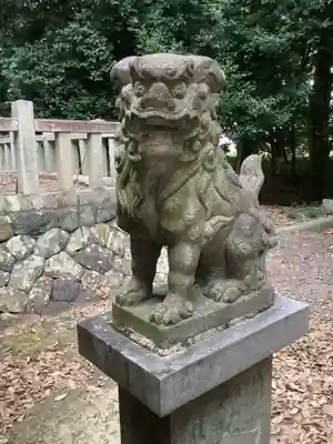 三明神社(神領町)の狛犬