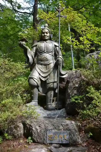 榛名神社の像