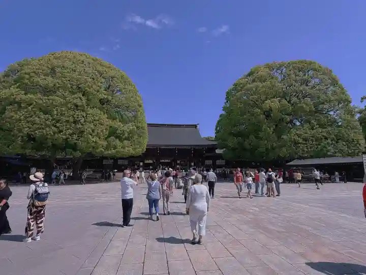 明治神宮の{uncategorized: "未分類", other: "その他", undefined: "問題あり", building: "その他建物", grave: "お墓", sacred_gate: "鳥居", guardian: "狛犬", statue: "像", buddha: "仏像", history: "歴史", nature: "自然", garden: "庭園", animal: "動物", pagoda: "塔", temizu: "手水舎", mountain_gate: "山門・神門", sanctuary: "本殿・本堂", subordinate: "末社・摂社", art: "芸術", scenery: "景色", jizo: "地蔵", ema: "絵馬", goshuin: "御朱印", omikuji: "おみくじ", items: "授与品その他", amulet: "お守り", goshuincho: "御朱印帳", eats: "食事", festival: "お祭り", votive_dance: "神楽", shichigosan: "七五三参", wedding: "結婚式", experience: "体験その他", initially: "初詣", around: "周辺", anti_infection: "感染症対策"}