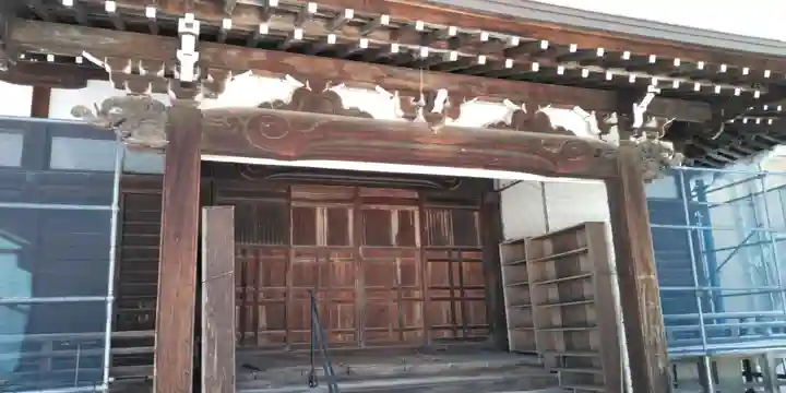 聞光寺の本殿・本堂