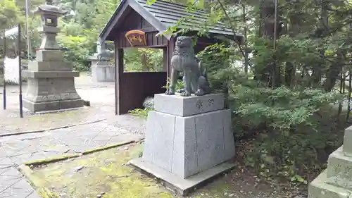 由仁神社の狛犬