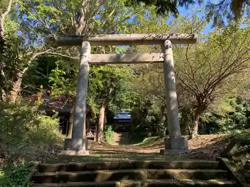 八幡神社の鳥居