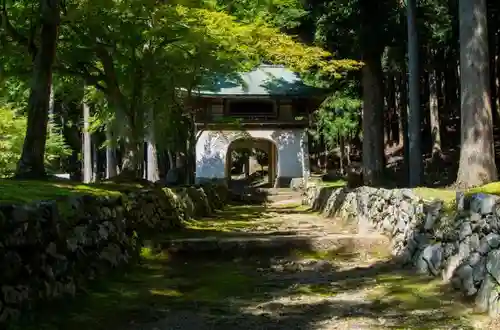 古知谷阿弥陀寺の山門・神門