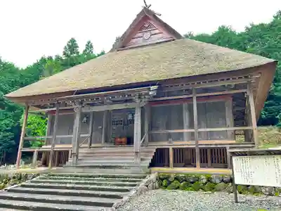 深山 飯盛寺の本殿・本堂