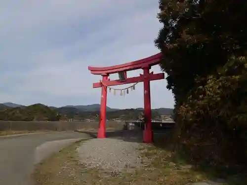 鳴無神社の鳥居