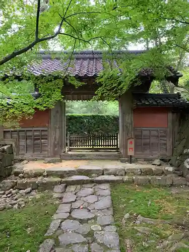 金剛輪寺の山門