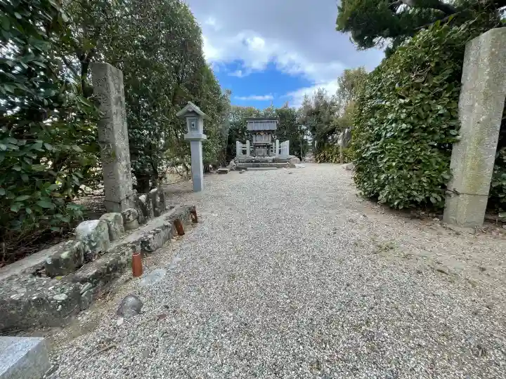 棒屋神社の{uncategorized: "未分類", other: "その他", undefined: "問題あり", building: "その他建物", grave: "お墓", sacred_gate: "鳥居", guardian: "狛犬", statue: "像", buddha: "仏像", history: "歴史", nature: "自然", garden: "庭園", animal: "動物", pagoda: "塔", temizu: "手水舎", mountain_gate: "山門・神門", sanctuary: "本殿・本堂", subordinate: "末社・摂社", art: "芸術", scenery: "景色", jizo: "地蔵", ema: "絵馬", goshuin: "御朱印", omikuji: "おみくじ", items: "授与品その他", amulet: "お守り", goshuincho: "御朱印帳", eats: "食事", festival: "お祭り", votive_dance: "神楽", shichigosan: "七五三参", wedding: "結婚式", experience: "体験その他", initially: "初詣", around: "周辺", anti_infection: "感染症対策"}