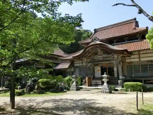 峯寺の本殿