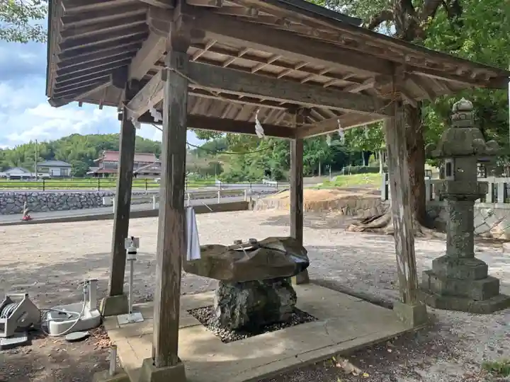 上領八幡宮の手水舎