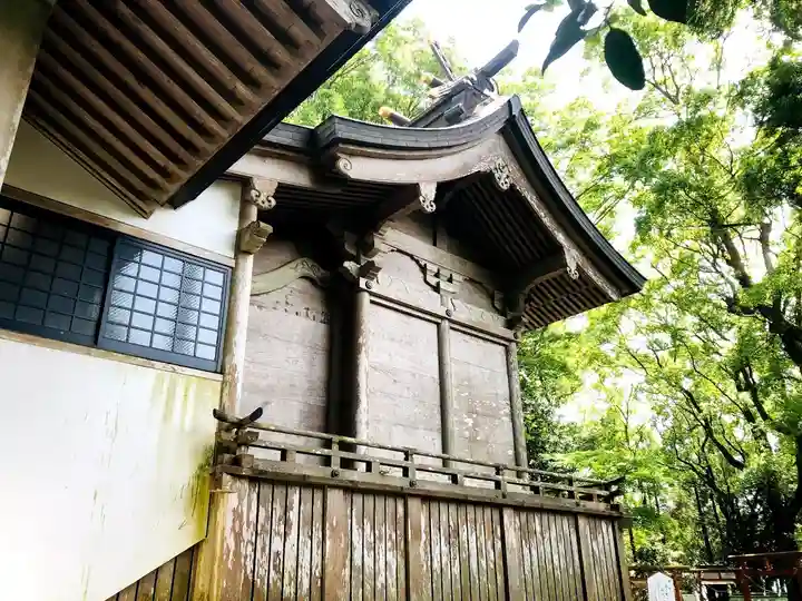 母智丘神社の本殿・本堂
