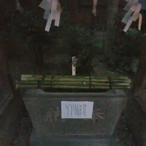 母智丘神社の手水舎