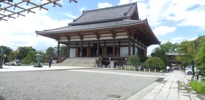 西新井大師総持寺の本殿・本堂
