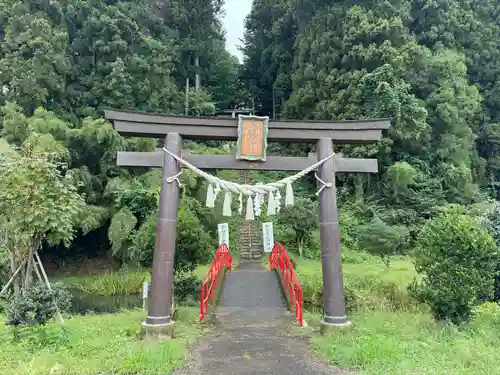 坪沼八幡神社の鳥居