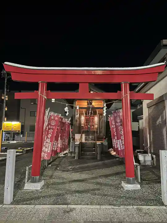 穴守稲荷神社の{uncategorized: "未分類", other: "その他", undefined: "問題あり", building: "その他建物", grave: "お墓", sacred_gate: "鳥居", guardian: "狛犬", statue: "像", buddha: "仏像", history: "歴史", nature: "自然", garden: "庭園", animal: "動物", pagoda: "塔", temizu: "手水舎", mountain_gate: "山門・神門", sanctuary: "本殿・本堂", subordinate: "末社・摂社", art: "芸術", scenery: "景色", jizo: "地蔵", ema: "絵馬", goshuin: "御朱印", omikuji: "おみくじ", items: "授与品その他", amulet: "お守り", goshuincho: "御朱印帳", eats: "食事", festival: "お祭り", votive_dance: "神楽", shichigosan: "七五三参", wedding: "結婚式", experience: "体験その他", initially: "初詣", around: "周辺", anti_infection: "感染症対策"}