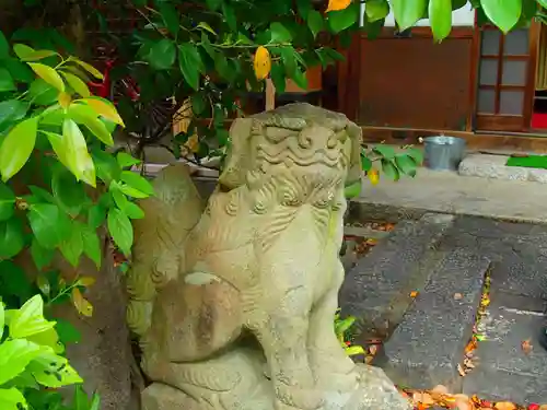 溝旗神社（肇國神社）の狛犬