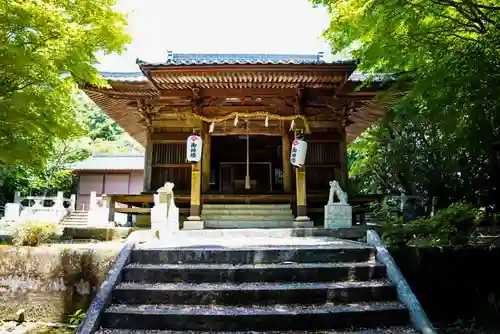 降松神社の本殿