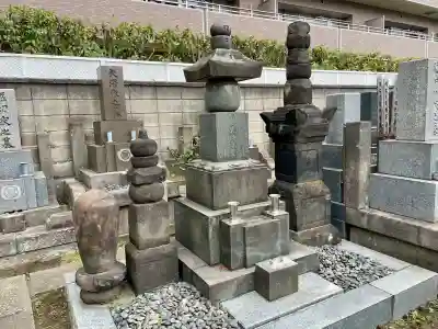 龍光寺の{uncategorized: "未分類", other: "その他", undefined: "問題あり", building: "その他建物", grave: "お墓", sacred_gate: "鳥居", guardian: "狛犬", statue: "像", buddha: "仏像", history: "歴史", nature: "自然", garden: "庭園", animal: "動物", pagoda: "塔", temizu: "手水舎", mountain_gate: "山門・神門", sanctuary: "本殿・本堂", subordinate: "末社・摂社", art: "芸術", scenery: "景色", jizo: "地蔵", ema: "絵馬", goshuin: "御朱印", omikuji: "おみくじ", items: "授与品その他", amulet: "お守り", goshuincho: "御朱印帳", eats: "食事", festival: "お祭り", votive_dance: "神楽", shichigosan: "七五三参", wedding: "結婚式", experience: "体験その他", initially: "初詣", around: "周辺", anti_infection: "感染症対策"}