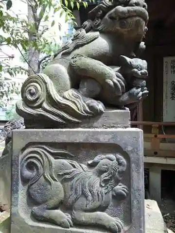 稲荷鬼王神社の狛犬