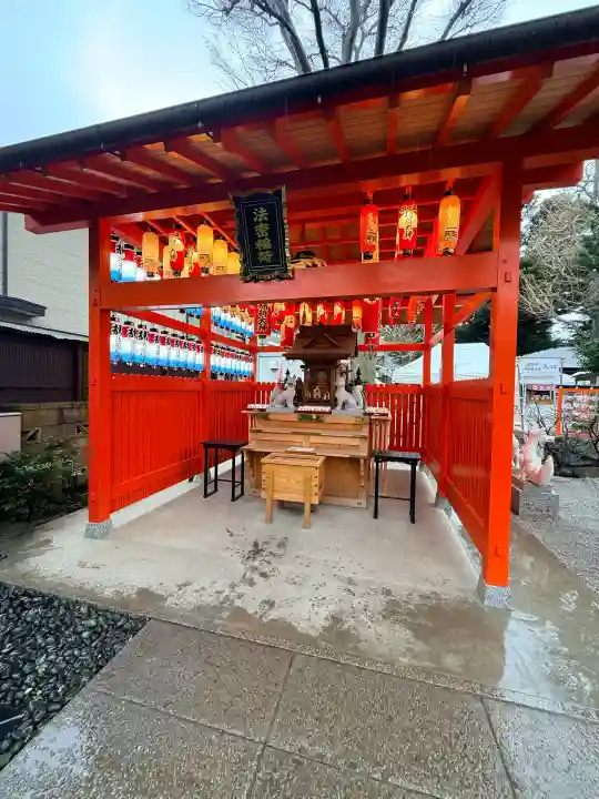 蛇窪神社の{uncategorized: "未分類", other: "その他", undefined: "問題あり", building: "その他建物", grave: "お墓", sacred_gate: "鳥居", guardian: "狛犬", statue: "像", buddha: "仏像", history: "歴史", nature: "自然", garden: "庭園", animal: "動物", pagoda: "塔", temizu: "手水舎", mountain_gate: "山門・神門", sanctuary: "本殿・本堂", subordinate: "末社・摂社", art: "芸術", scenery: "景色", jizo: "地蔵", ema: "絵馬", goshuin: "御朱印", omikuji: "おみくじ", items: "授与品その他", amulet: "お守り", goshuincho: "御朱印帳", eats: "食事", festival: "お祭り", votive_dance: "神楽", shichigosan: "七五三参", wedding: "結婚式", experience: "体験その他", initially: "初詣", around: "周辺", anti_infection: "感染症対策"}