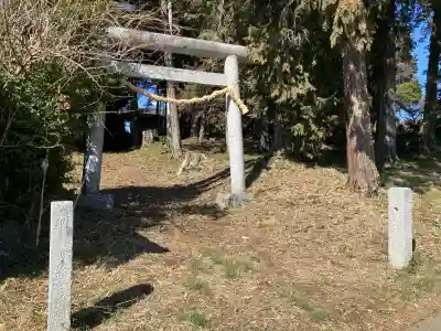 飯渕香取神社の{uncategorized: "未分類", other: "その他", undefined: "問題あり", building: "その他建物", grave: "お墓", sacred_gate: "鳥居", guardian: "狛犬", statue: "像", buddha: "仏像", history: "歴史", nature: "自然", garden: "庭園", animal: "動物", pagoda: "塔", temizu: "手水舎", mountain_gate: "山門・神門", sanctuary: "本殿・本堂", subordinate: "末社・摂社", art: "芸術", scenery: "景色", jizo: "地蔵", ema: "絵馬", goshuin: "御朱印", omikuji: "おみくじ", items: "授与品その他", amulet: "お守り", goshuincho: "御朱印帳", eats: "食事", festival: "お祭り", votive_dance: "神楽", shichigosan: "七五三参", wedding: "結婚式", experience: "体験その他", initially: "初詣", around: "周辺", anti_infection: "感染症対策"}
