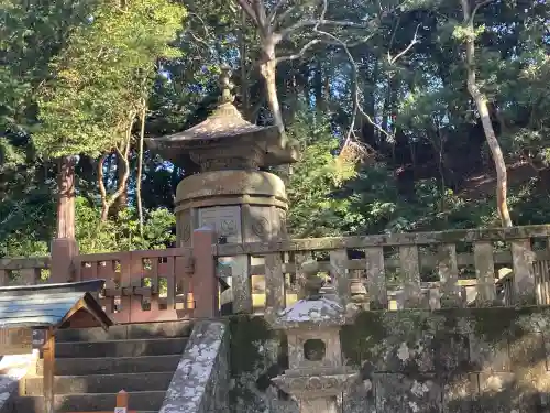 久能山東照宮の{uncategorized: "未分類", other: "その他", undefined: "問題あり", building: "その他建物", grave: "お墓", sacred_gate: "鳥居", guardian: "狛犬", statue: "像", buddha: "仏像", history: "歴史", nature: "自然", garden: "庭園", animal: "動物", pagoda: "塔", temizu: "手水舎", mountain_gate: "山門・神門", sanctuary: "本殿・本堂", subordinate: "末社・摂社", art: "芸術", scenery: "景色", jizo: "地蔵", ema: "絵馬", goshuin: "御朱印", omikuji: "おみくじ", items: "授与品その他", amulet: "お守り", goshuincho: "御朱印帳", eats: "食事", festival: "お祭り", votive_dance: "神楽", shichigosan: "七五三参", wedding: "結婚式", experience: "体験その他", initially: "初詣", around: "周辺", anti_infection: "感染症対策"}