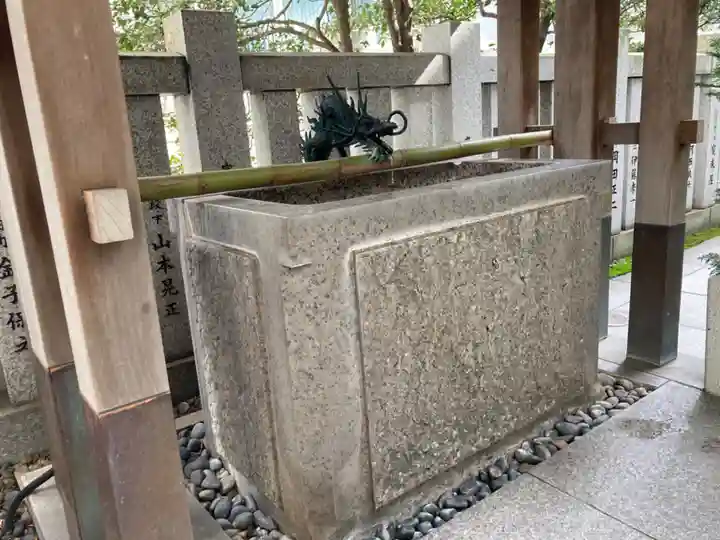 築土神社の手水舎
