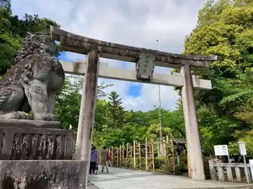 武田神社の{uncategorized: "未分類", other: "その他", undefined: "問題あり", building: "その他建物", grave: "お墓", sacred_gate: "鳥居", guardian: "狛犬", statue: "像", buddha: "仏像", history: "歴史", nature: "自然", garden: "庭園", animal: "動物", pagoda: "塔", temizu: "手水舎", mountain_gate: "山門・神門", sanctuary: "本殿・本堂", subordinate: "末社・摂社", art: "芸術", scenery: "景色", jizo: "地蔵", ema: "絵馬", goshuin: "御朱印", omikuji: "おみくじ", items: "授与品その他", amulet: "お守り", goshuincho: "御朱印帳", eats: "食事", festival: "お祭り", votive_dance: "神楽", shichigosan: "七五三参", wedding: "結婚式", experience: "体験その他", initially: "初詣", around: "周辺", anti_infection: "感染症対策"}