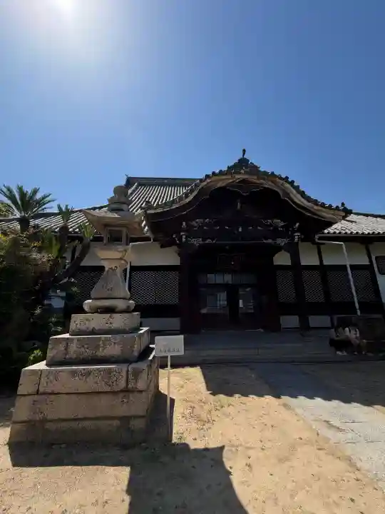 天寧寺の{uncategorized: "未分類", other: "その他", undefined: "問題あり", building: "その他建物", grave: "お墓", sacred_gate: "鳥居", guardian: "狛犬", statue: "像", buddha: "仏像", history: "歴史", nature: "自然", garden: "庭園", animal: "動物", pagoda: "塔", temizu: "手水舎", mountain_gate: "山門・神門", sanctuary: "本殿・本堂", subordinate: "末社・摂社", art: "芸術", scenery: "景色", jizo: "地蔵", ema: "絵馬", goshuin: "御朱印", omikuji: "おみくじ", items: "授与品その他", amulet: "お守り", goshuincho: "御朱印帳", eats: "食事", festival: "お祭り", votive_dance: "神楽", shichigosan: "七五三参", wedding: "結婚式", experience: "体験その他", initially: "初詣", around: "周辺", anti_infection: "感染症対策"}