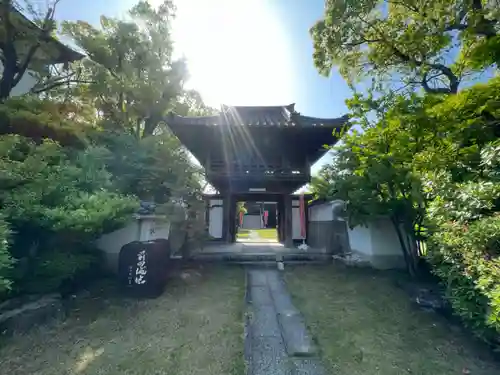 速念寺の山門・神門