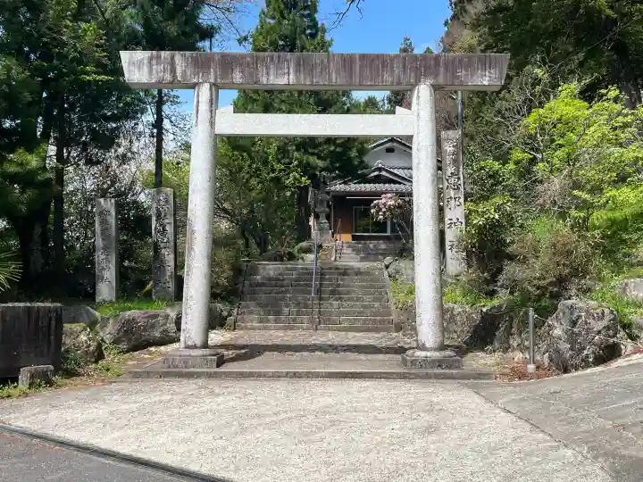 恵那神社の{uncategorized: "未分類", other: "その他", undefined: "問題あり", building: "その他建物", grave: "お墓", sacred_gate: "鳥居", guardian: "狛犬", statue: "像", buddha: "仏像", history: "歴史", nature: "自然", garden: "庭園", animal: "動物", pagoda: "塔", temizu: "手水舎", mountain_gate: "山門・神門", sanctuary: "本殿・本堂", subordinate: "末社・摂社", art: "芸術", scenery: "景色", jizo: "地蔵", ema: "絵馬", goshuin: "御朱印", omikuji: "おみくじ", items: "授与品その他", amulet: "お守り", goshuincho: "御朱印帳", eats: "食事", festival: "お祭り", votive_dance: "神楽", shichigosan: "七五三参", wedding: "結婚式", experience: "体験その他", initially: "初詣", around: "周辺", anti_infection: "感染症対策"}