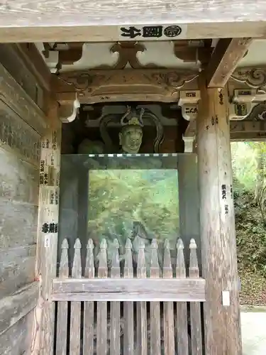 鳥居観音の像