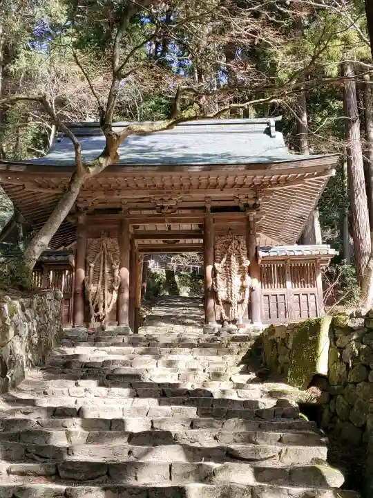 百済寺の{uncategorized: "未分類", other: "その他", undefined: "問題あり", building: "その他建物", grave: "お墓", sacred_gate: "鳥居", guardian: "狛犬", statue: "像", buddha: "仏像", history: "歴史", nature: "自然", garden: "庭園", animal: "動物", pagoda: "塔", temizu: "手水舎", mountain_gate: "山門・神門", sanctuary: "本殿・本堂", subordinate: "末社・摂社", art: "芸術", scenery: "景色", jizo: "地蔵", ema: "絵馬", goshuin: "御朱印", omikuji: "おみくじ", items: "授与品その他", amulet: "お守り", goshuincho: "御朱印帳", eats: "食事", festival: "お祭り", votive_dance: "神楽", shichigosan: "七五三参", wedding: "結婚式", experience: "体験その他", initially: "初詣", around: "周辺", anti_infection: "感染症対策"}