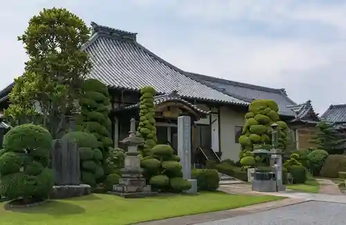 実相寺の本殿