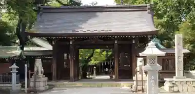 川口神社の山門・神門