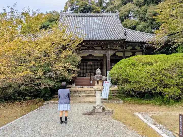 長岳寺の本殿・本堂