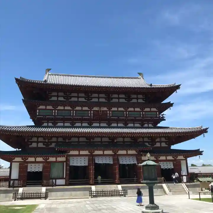 薬師寺の本殿・本堂