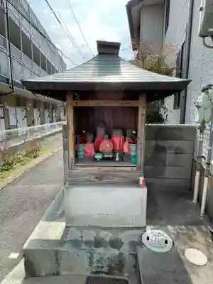 地蔵尊（新在家南町）の本殿・本堂