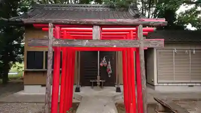 東本庄稲荷神社の鳥居
