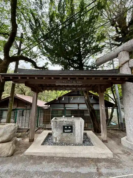 奥氷川神社の{uncategorized: "未分類", other: "その他", undefined: "問題あり", building: "その他建物", grave: "お墓", sacred_gate: "鳥居", guardian: "狛犬", statue: "像", buddha: "仏像", history: "歴史", nature: "自然", garden: "庭園", animal: "動物", pagoda: "塔", temizu: "手水舎", mountain_gate: "山門・神門", sanctuary: "本殿・本堂", subordinate: "末社・摂社", art: "芸術", scenery: "景色", jizo: "地蔵", ema: "絵馬", goshuin: "御朱印", omikuji: "おみくじ", items: "授与品その他", amulet: "お守り", goshuincho: "御朱印帳", eats: "食事", festival: "お祭り", votive_dance: "神楽", shichigosan: "七五三参", wedding: "結婚式", experience: "体験その他", initially: "初詣", around: "周辺", anti_infection: "感染症対策"}