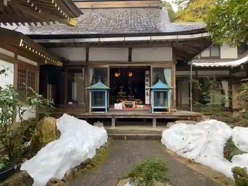 華厳寺の本殿・本堂