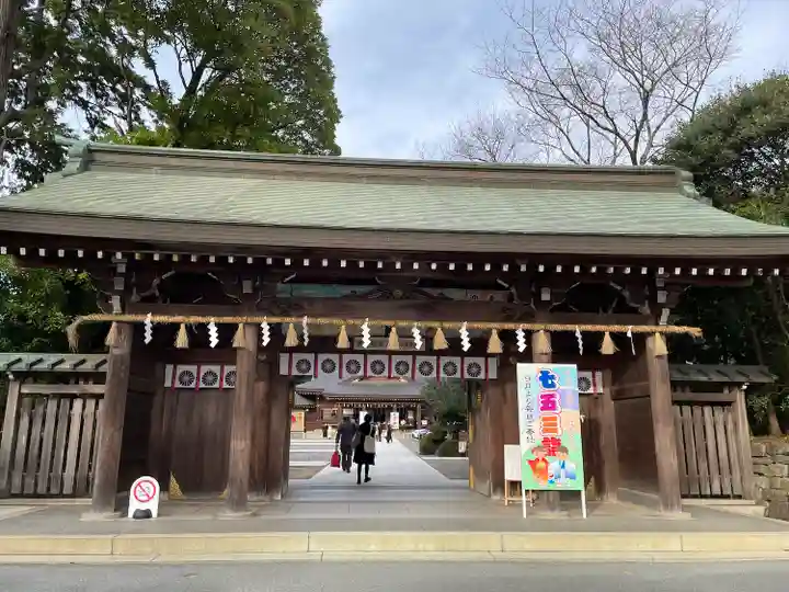 砥鹿神社(里宮)の山門・神門