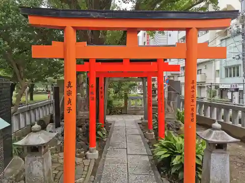 千種稲荷神社の鳥居