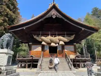 諏訪大社下社秋宮の{uncategorized: "未分類", other: "その他", undefined: "問題あり", building: "その他建物", grave: "お墓", sacred_gate: "鳥居", guardian: "狛犬", statue: "像", buddha: "仏像", history: "歴史", nature: "自然", garden: "庭園", animal: "動物", pagoda: "塔", temizu: "手水舎", mountain_gate: "山門・神門", sanctuary: "本殿・本堂", subordinate: "末社・摂社", art: "芸術", scenery: "景色", jizo: "地蔵", ema: "絵馬", goshuin: "御朱印", omikuji: "おみくじ", items: "授与品その他", amulet: "お守り", goshuincho: "御朱印帳", eats: "食事", festival: "お祭り", votive_dance: "神楽", shichigosan: "七五三参", wedding: "結婚式", experience: "体験その他", initially: "初詣", around: "周辺", anti_infection: "感染症対策"}